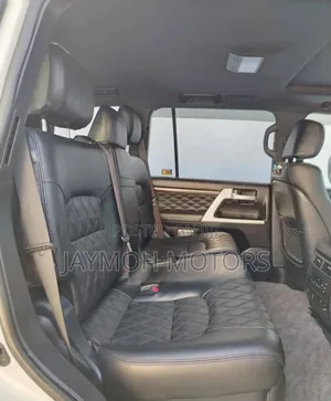 Toyota Land Cruiser 2018 White