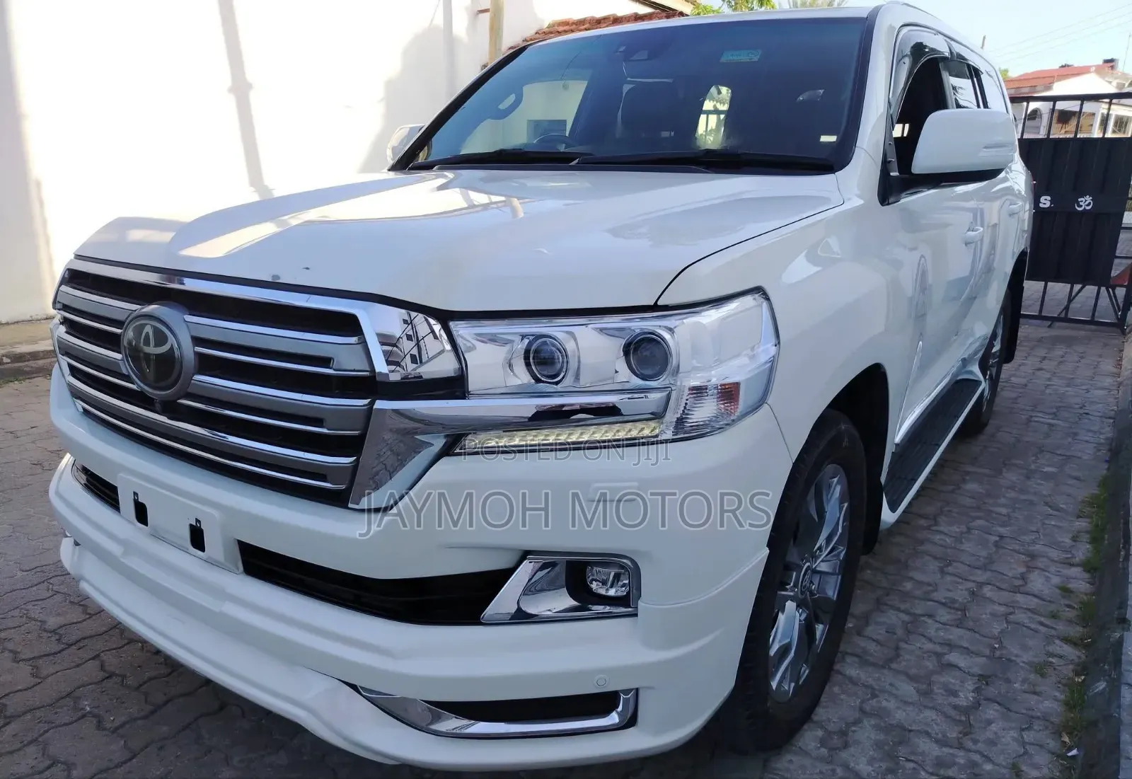 Toyota Land Cruiser 2018 White