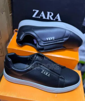 Zara 
New Arrival 
Sizes 40-45 
Normal Fitting
