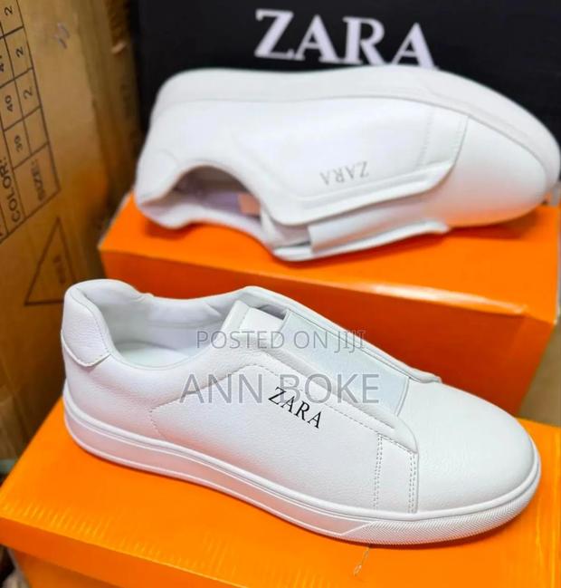 Zara 
New Arrival 
Sizes 40-45 
Normal Fitting - thumbnail 4