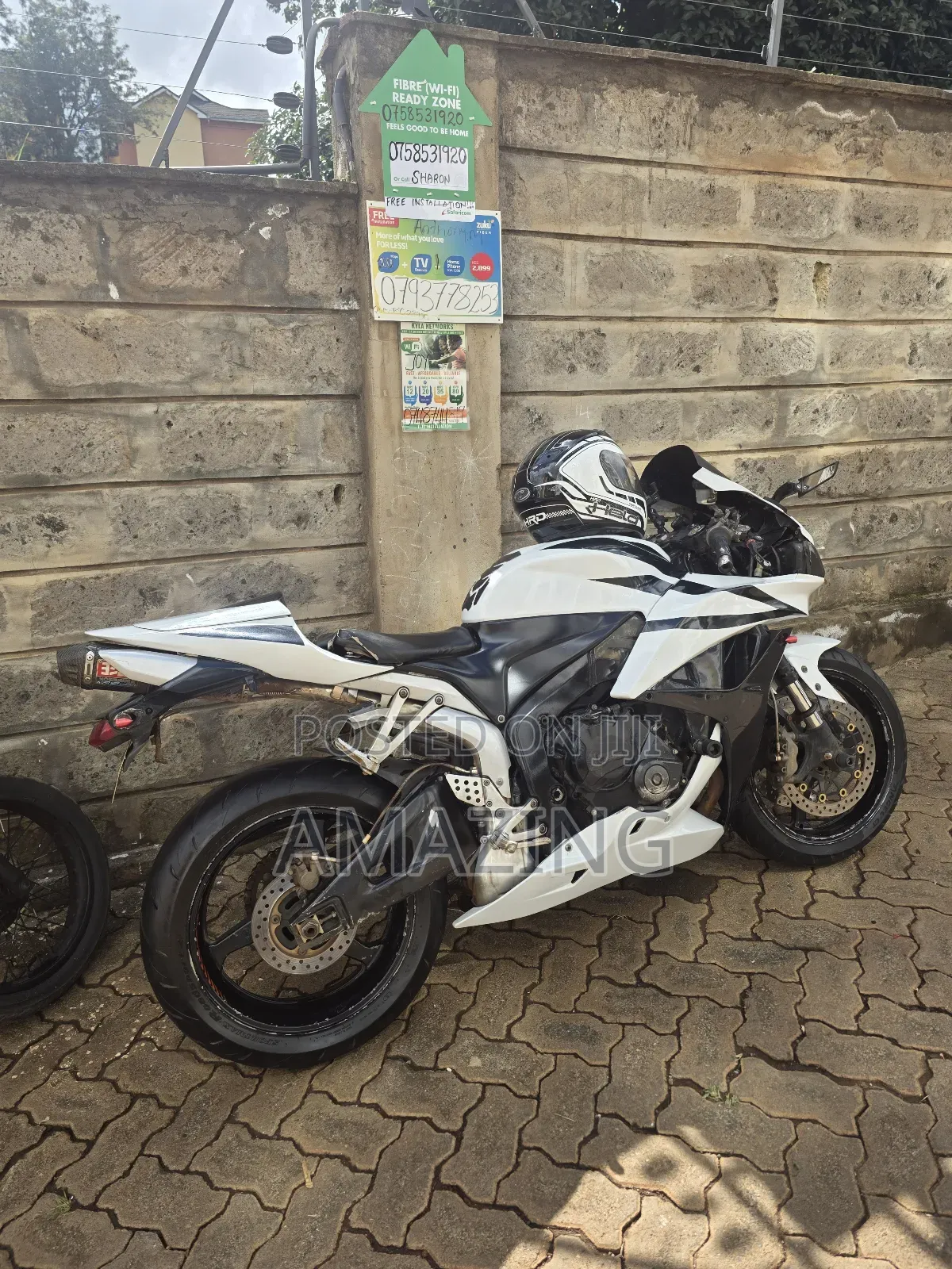 Honda CBR 2013 White