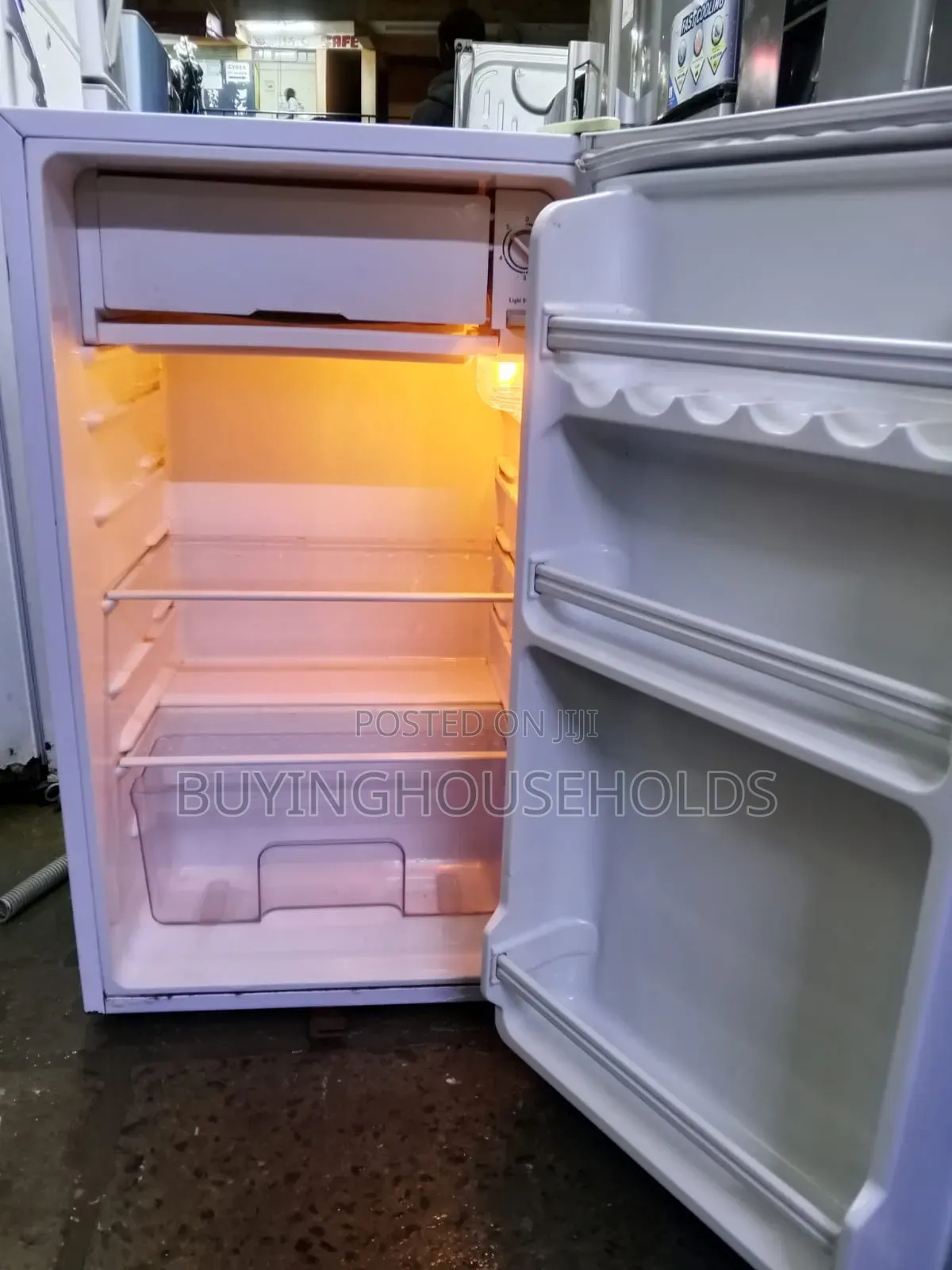 Ramtons 90l Fridge,Used