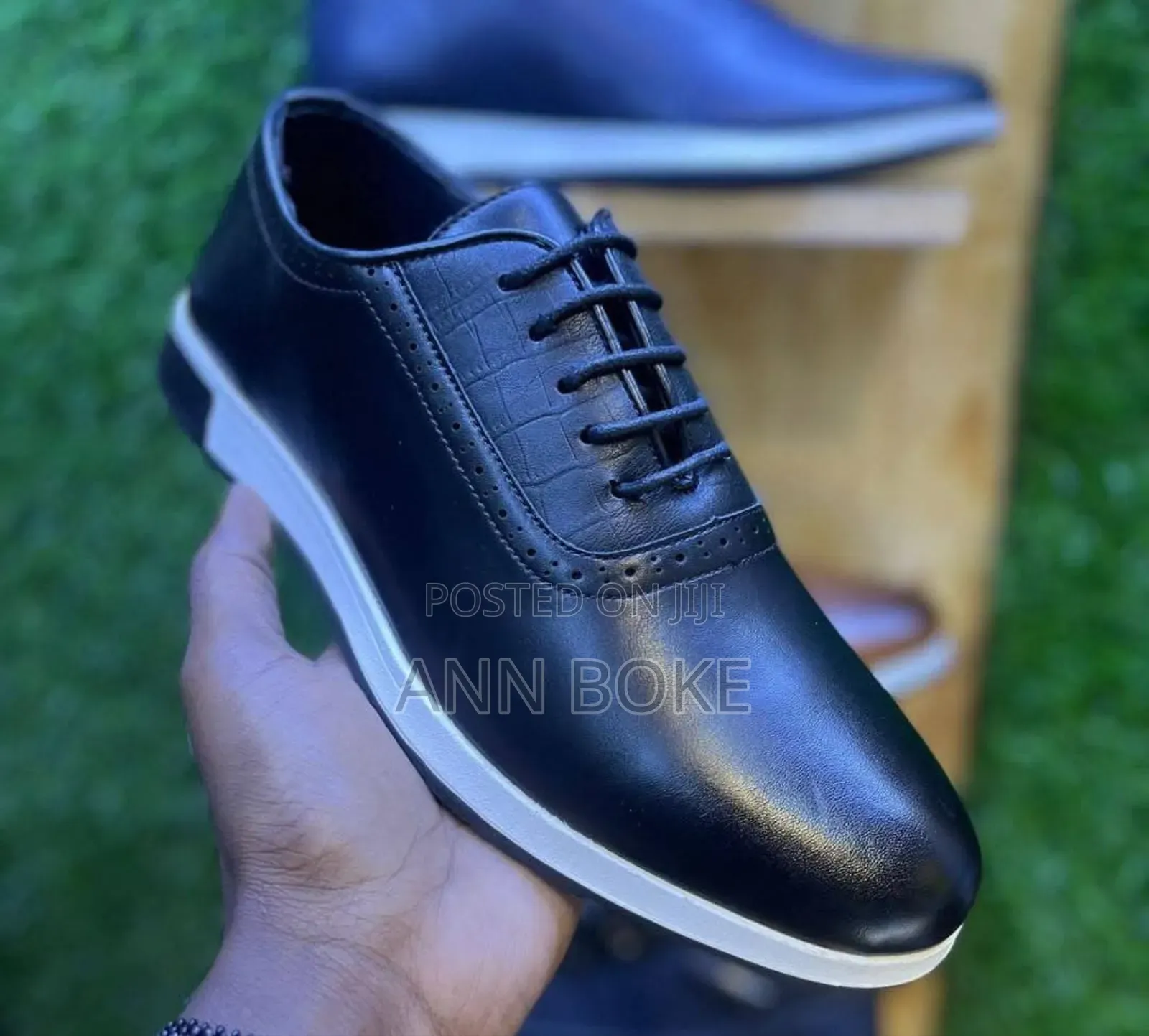 Berluti 
Sizes 40-45 
Normal Fitting