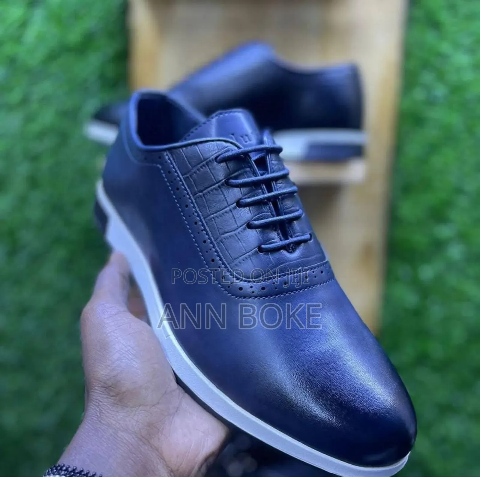 Berluti 
Sizes 40-45 
Normal Fitting