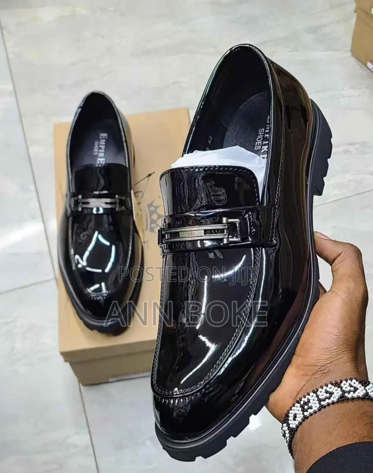 Wetlook
Sizes 40-45 Rubber Sole