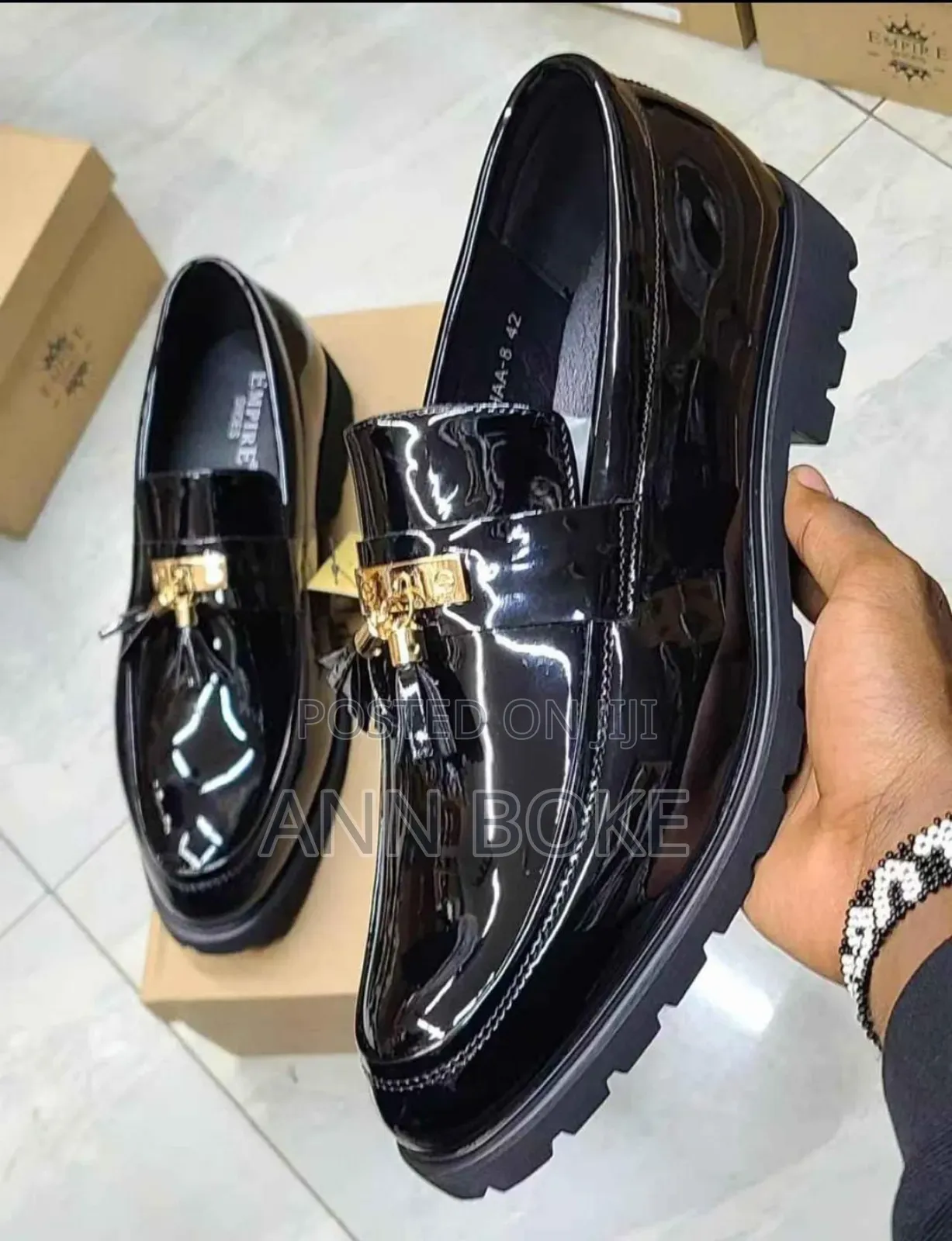 Wetlook
Sizes 40-45 Rubber Sole