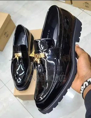 Wetlook
Sizes 40-45 Rubber Sole