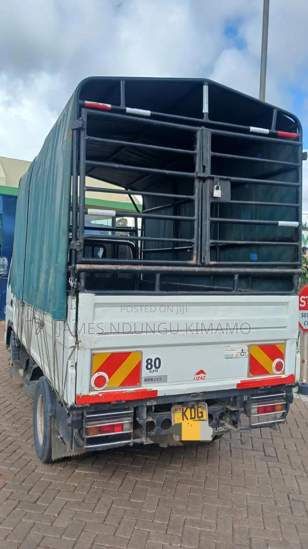 Mitsubishi Canter Truck 2017 White - thumbnail 3