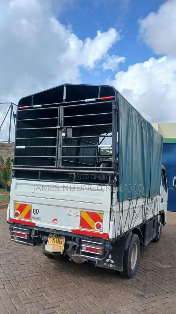 Mitsubishi Canter Truck 2017 White - thumbnail 4