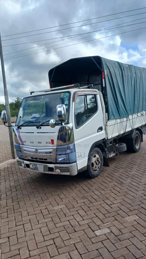 Mitsubishi Canter Truck 2017 White