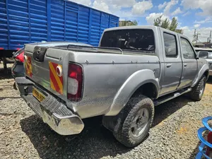 Nissan Hardbody 2007 Silver