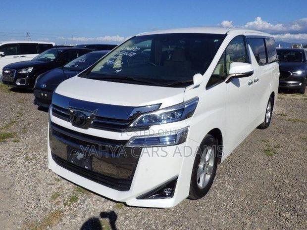 Toyota Vellfire 2019 White - thumbnail 3