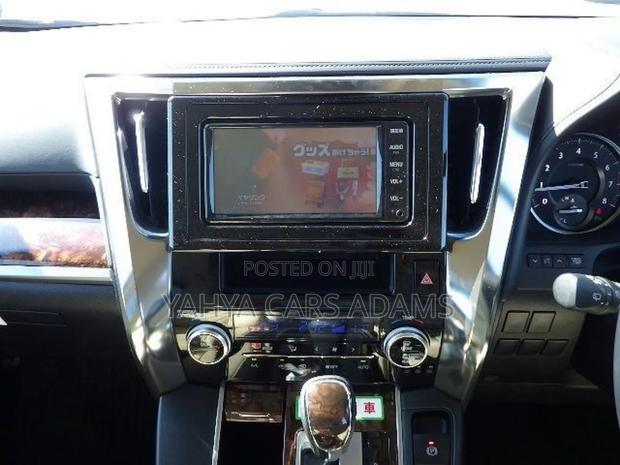 Toyota Vellfire 2019 White - thumbnail 4