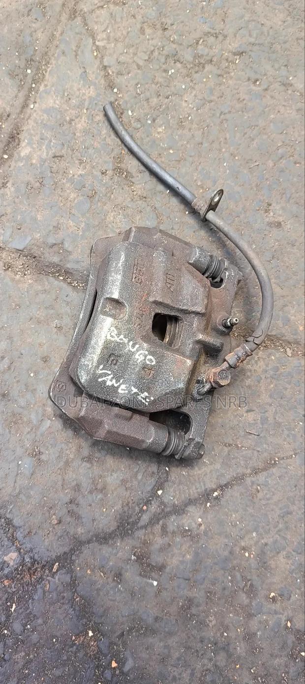 Brake Calipers Townace New Model. - thumbnail 2