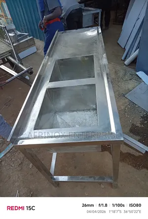 Stainless Double Bowl Sink, 5 by 2ft in Size, Bowl Size 40*40*30cm