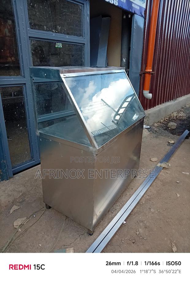 Electric Food Warmer Display - main view