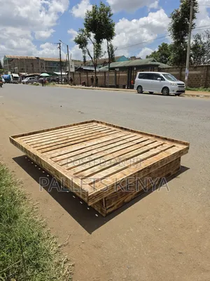 5×6 Floating Pallet Bed- Rustic Blazed Finish, Strong Sturdy.01