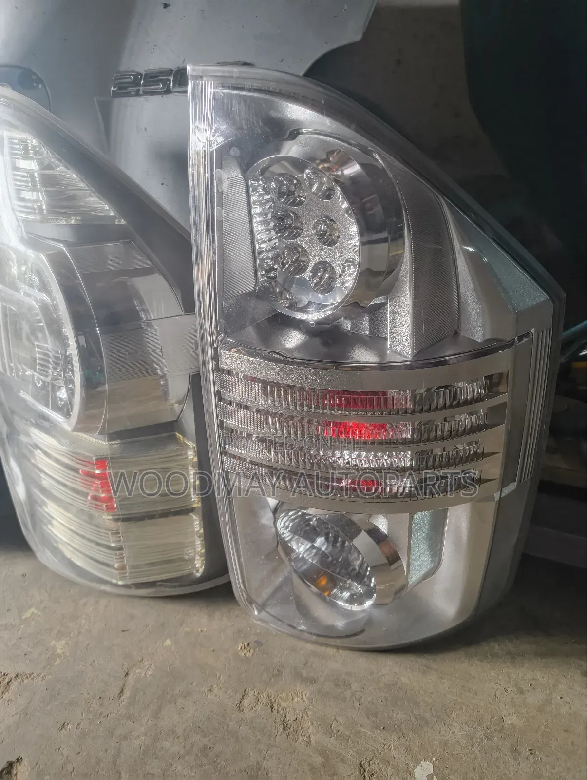 Toyota Voxy 2008 Backlights