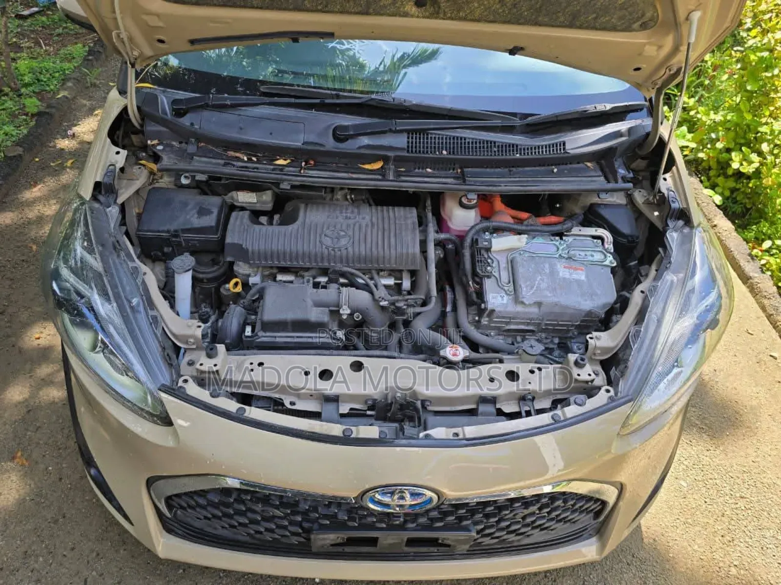 Toyota Sienta 1.5 Hybrid FWD (6-seater) 2018 Yellow