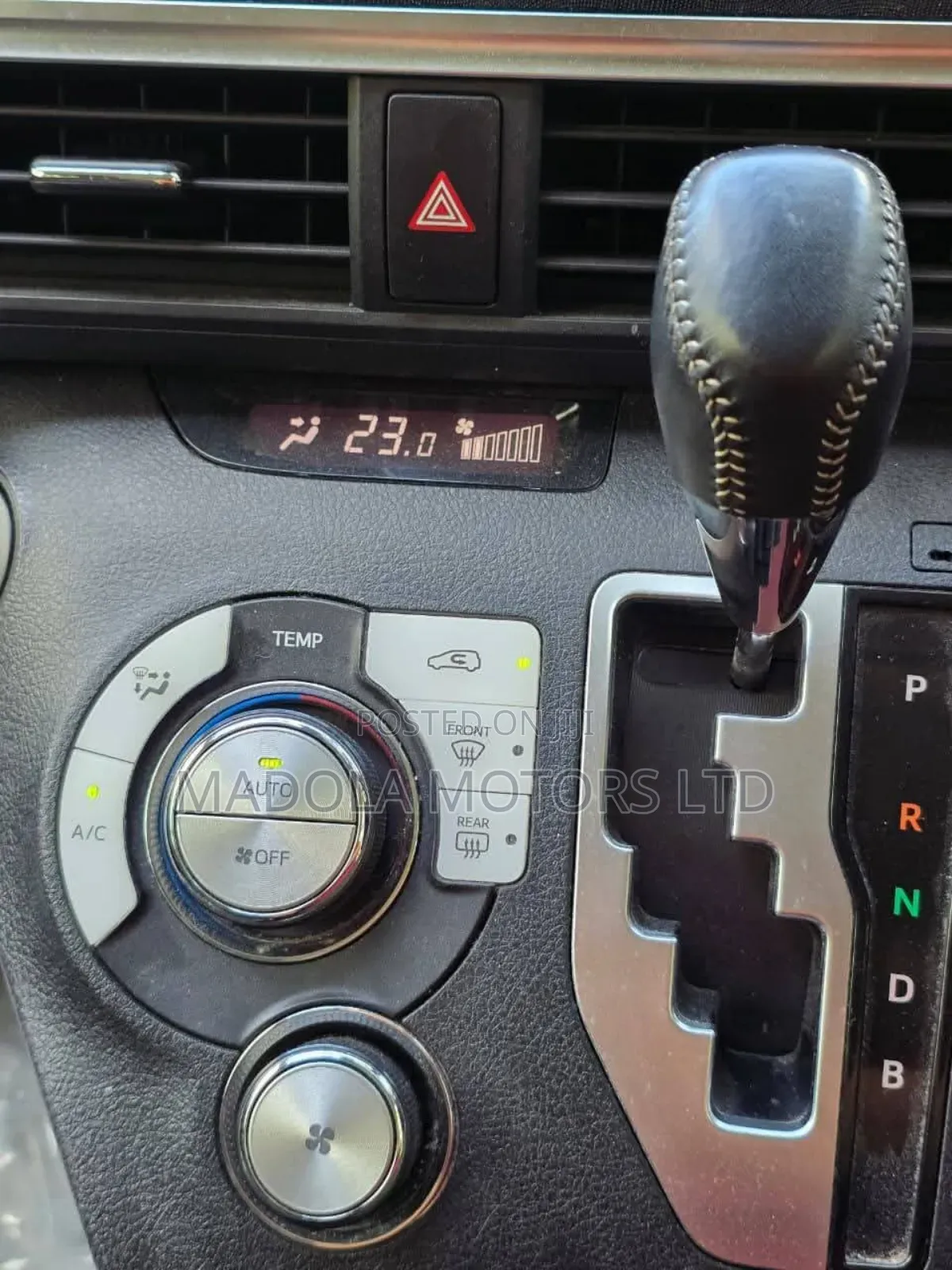 Toyota Sienta 1.5 Hybrid FWD (6-seater) 2018 Yellow