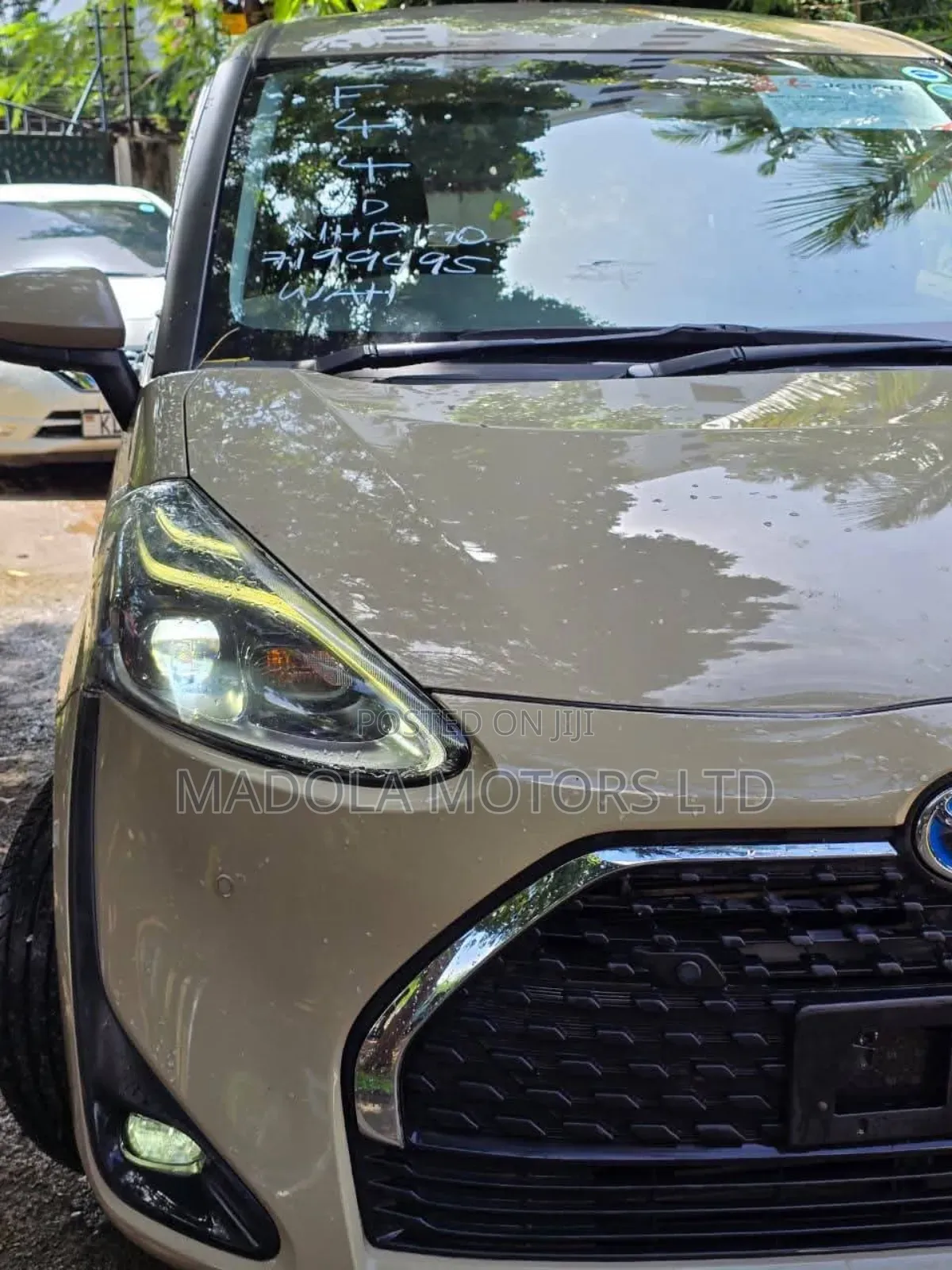 Toyota Sienta 1.5 Hybrid FWD (6-seater) 2018 Yellow