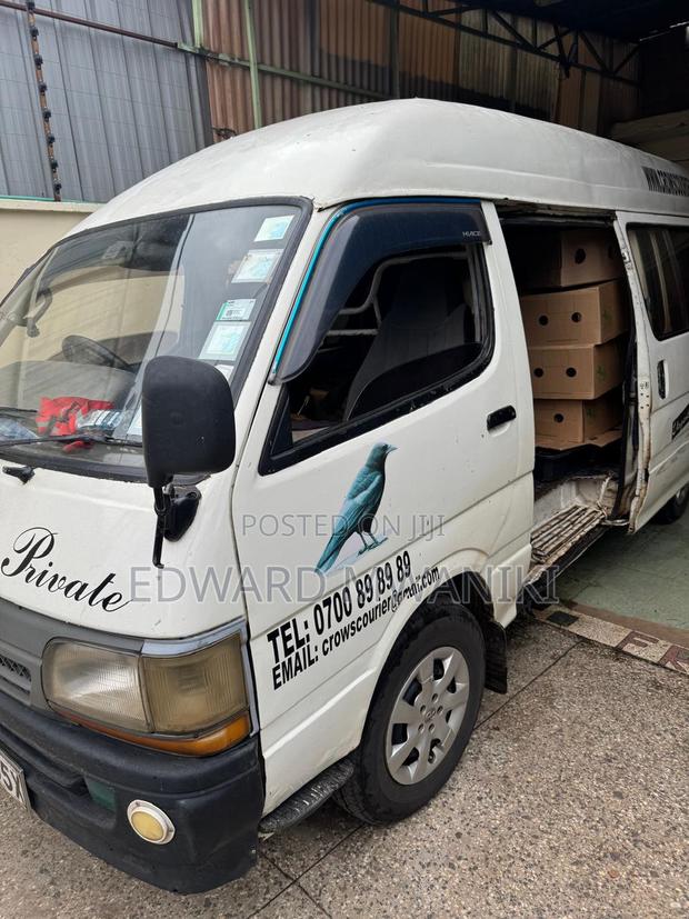 Toyota HiAce 2002 White - thumbnail 8