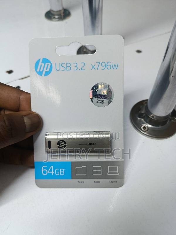Hp Usb 3.2 X796w Flash Drive With a 64gb Storage Capacity.