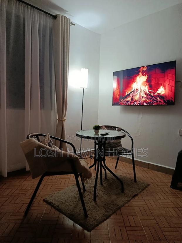Modern Cozy Studio BNB With Wifi Parking in Roysambu TRM Kasarani - thumbnail 5