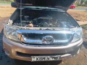 Toyota Hilux 2010 Beige