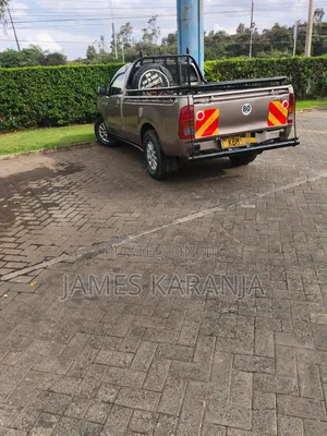 Toyota Hilux 2010 Beige