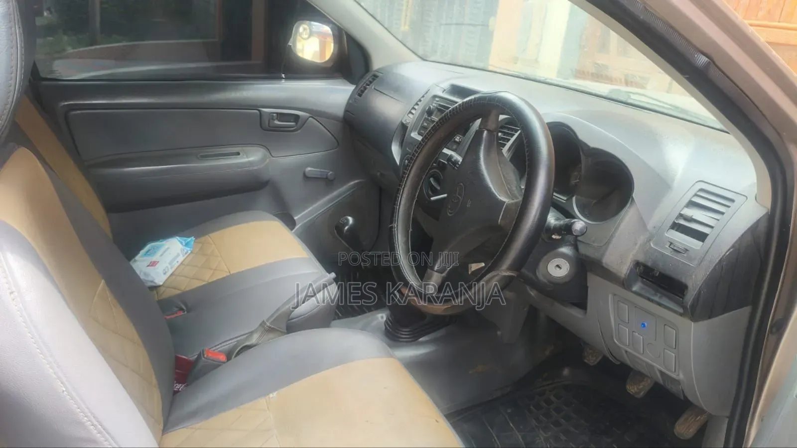 Toyota Hilux 2010 Beige