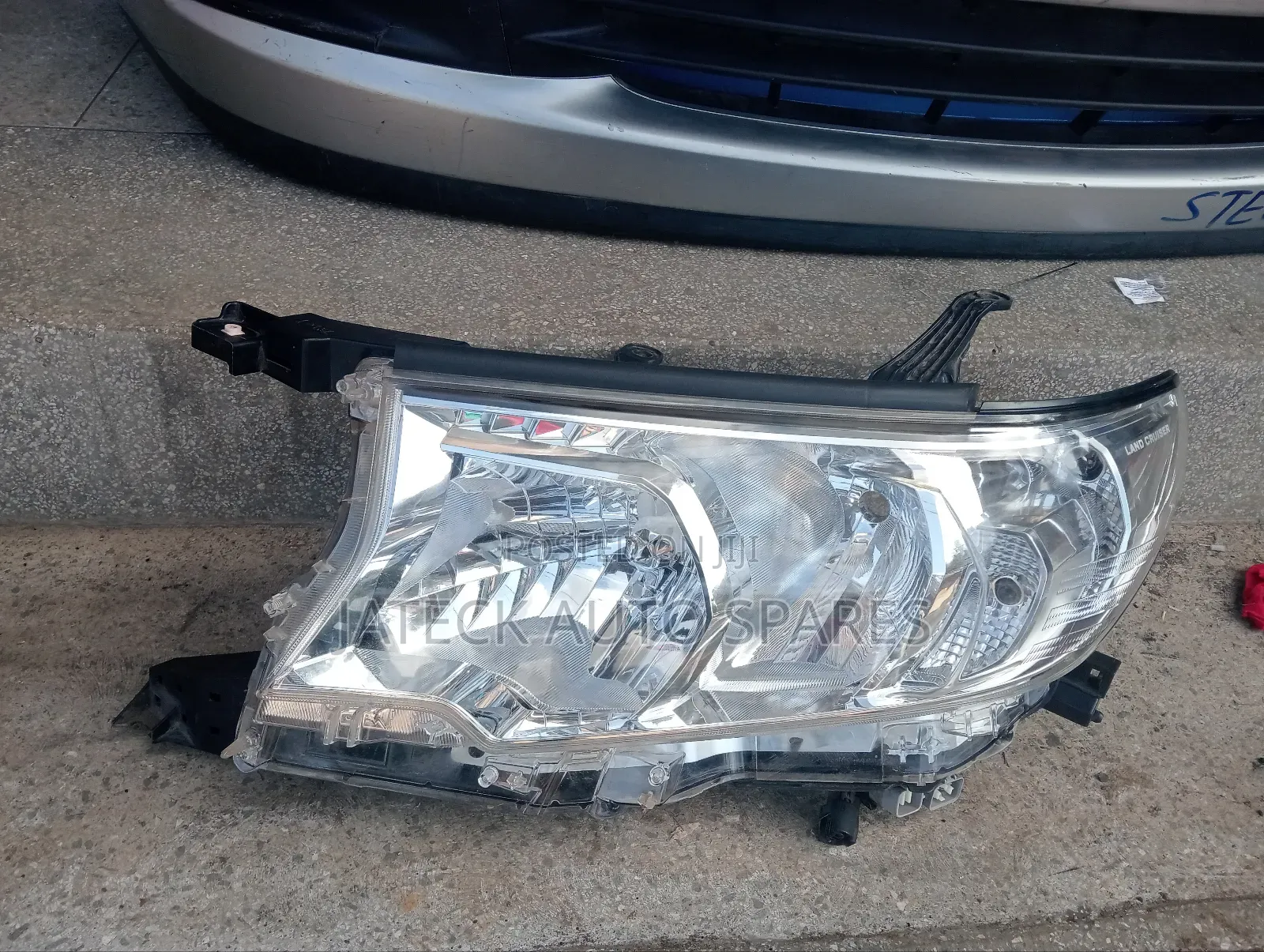 Toyota Prado Landcruiser Headlight