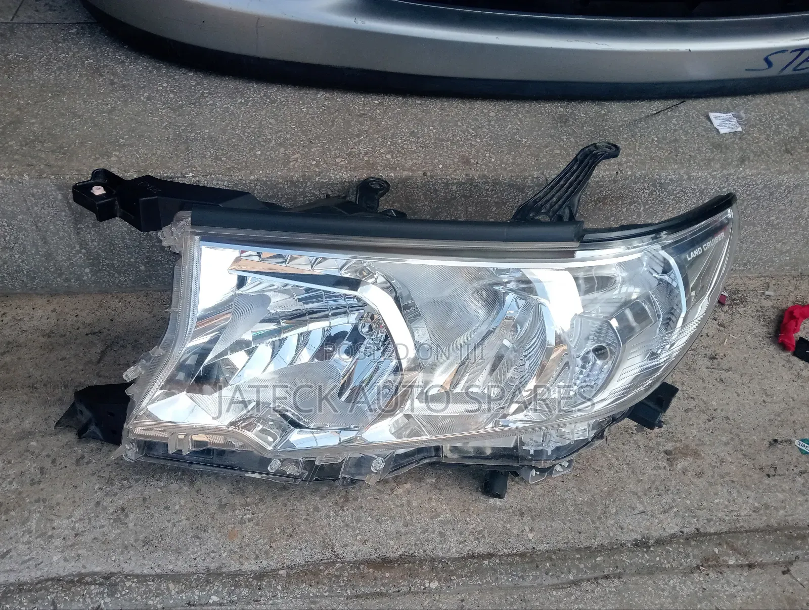 Toyota Prado Landcruiser Headlight