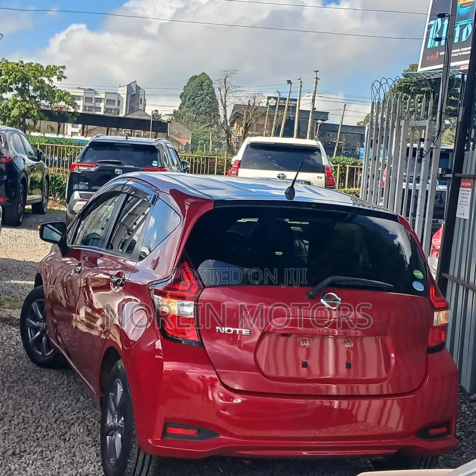 Nissan Note 2018 Red