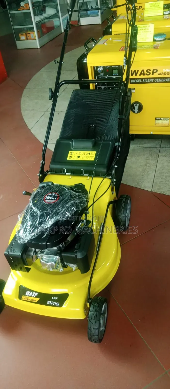 Wasp 196cc Self Propelled Lawnmower 21 "Cutting Height