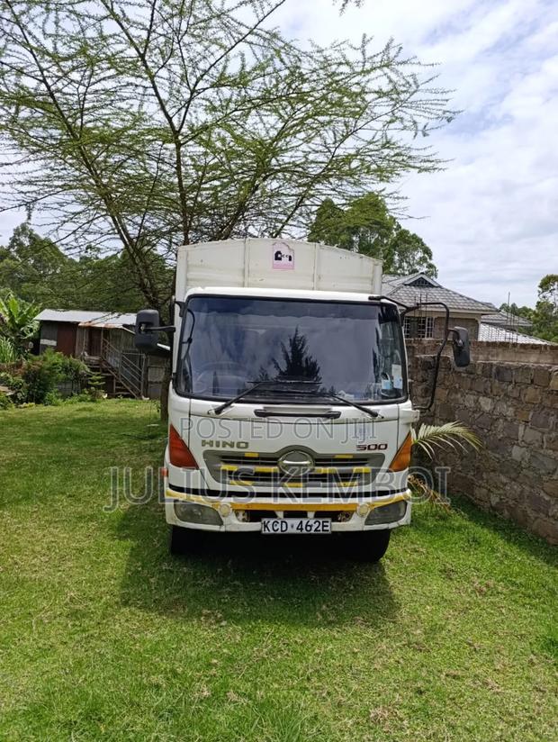 Hino 500 Lorry - thumbnail 3