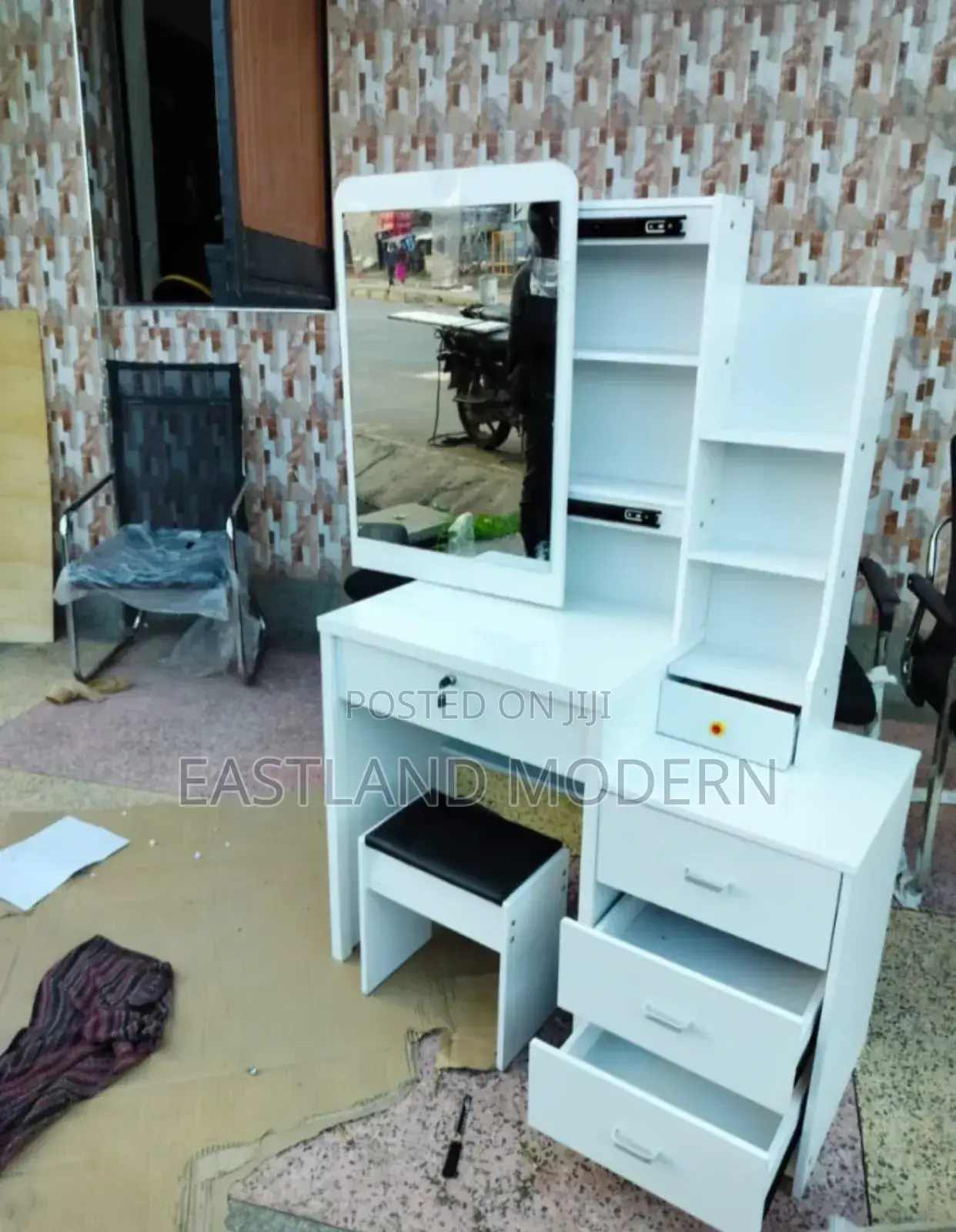 Imported MDF Dressing Desk