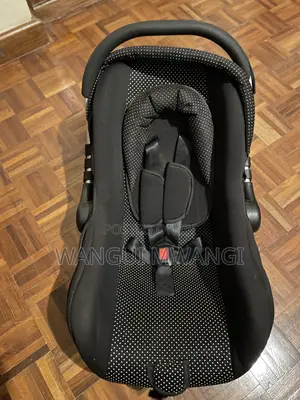 Black (Top 2 Brand) Infant/Baby Car Seat/Cradle