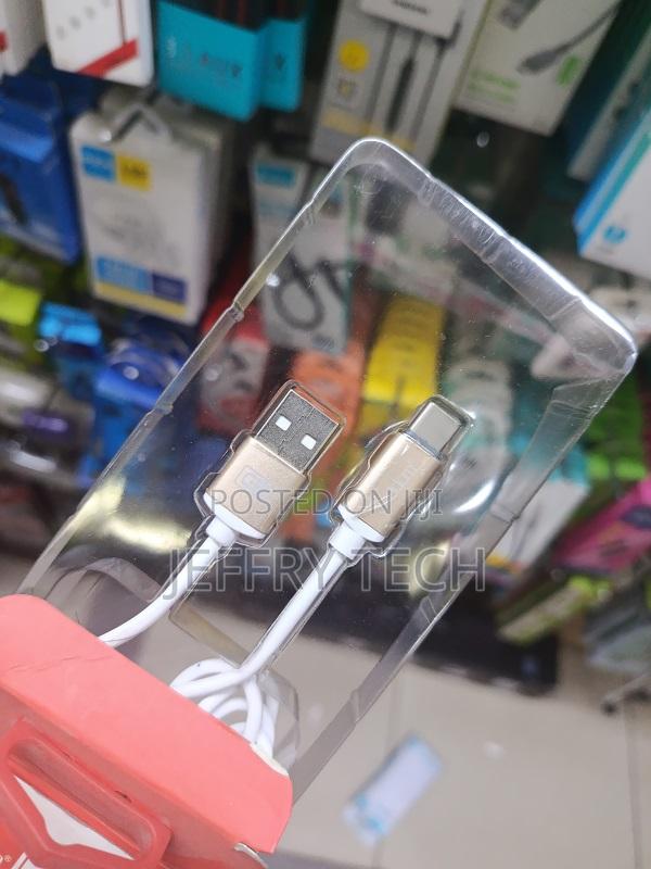 Magnetic Usb 3 in 1 With Micro Usb Type-C Product