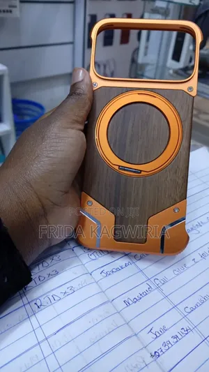 Magnetic Wood Armour Back Cover for iPhone 17 Pro Max