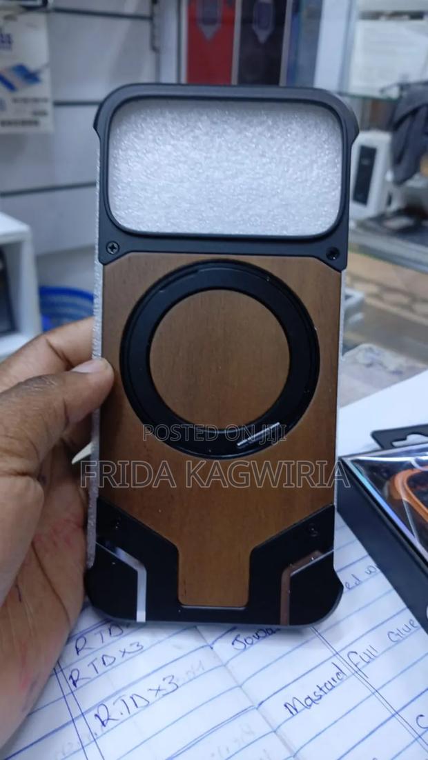 Magnetic Wood Armour Back Cover for iPhone 17 Pro Max - thumbnail 2