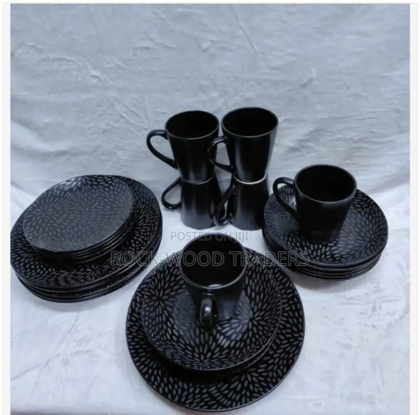 24 PCS Black Leaf Dinner Set