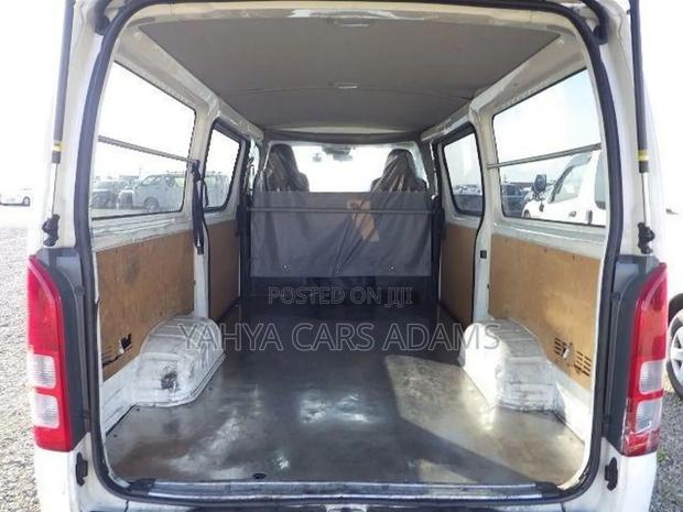Toyota HiAce 2020 White - thumbnail 4