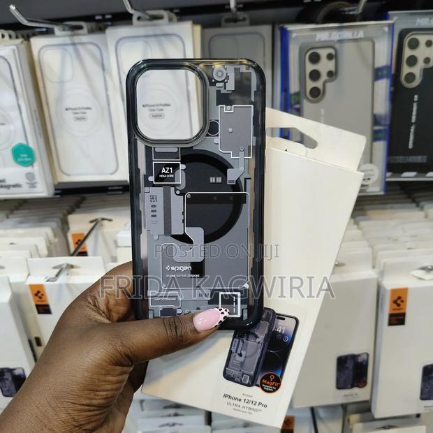 iPhone 12 Pro Spigen Ultra Hybrid Zero One Magfit Back Case