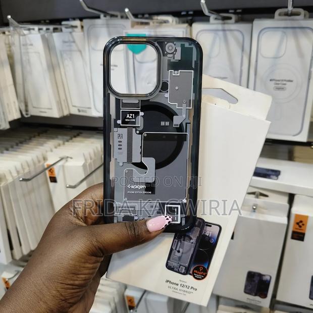 iPhone 12 Pro Spigen Ultra Hybrid Zero One Magfit Back Case - thumbnail 2