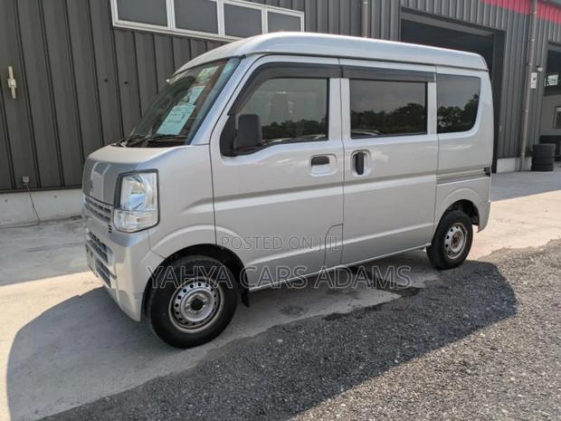 Nissan Clipper 2018 Silver - thumbnail 3