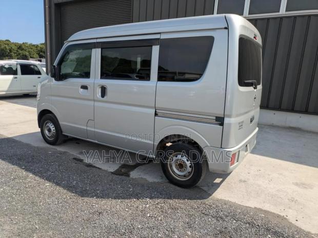 Nissan Clipper 2018 Silver - thumbnail 6
