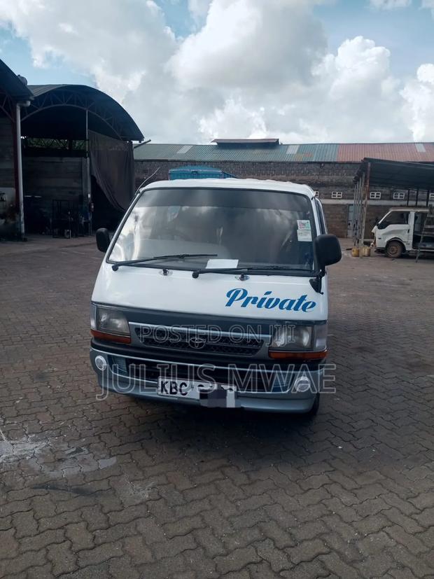 Toyota HiAce 2007 White