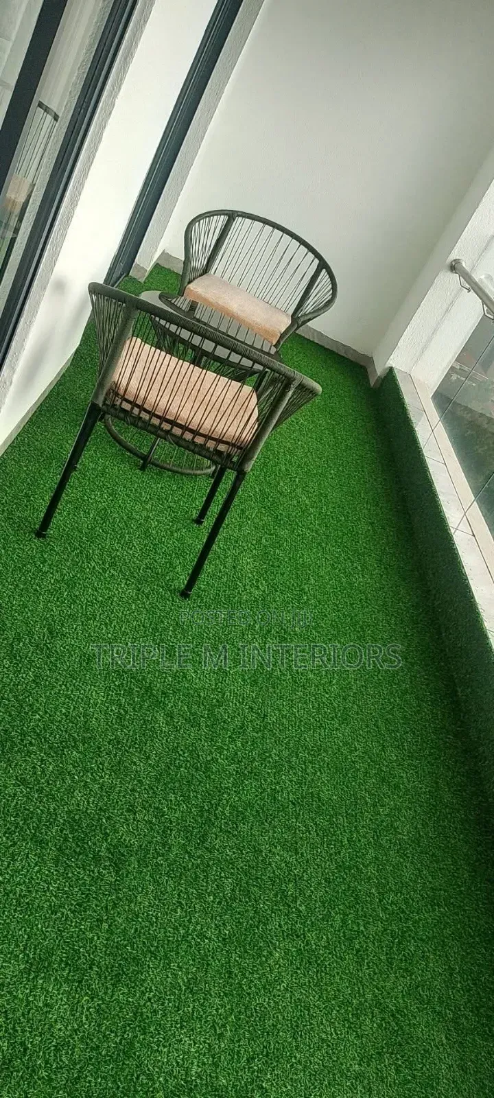 Splendid Backyard Green Grass Carpet