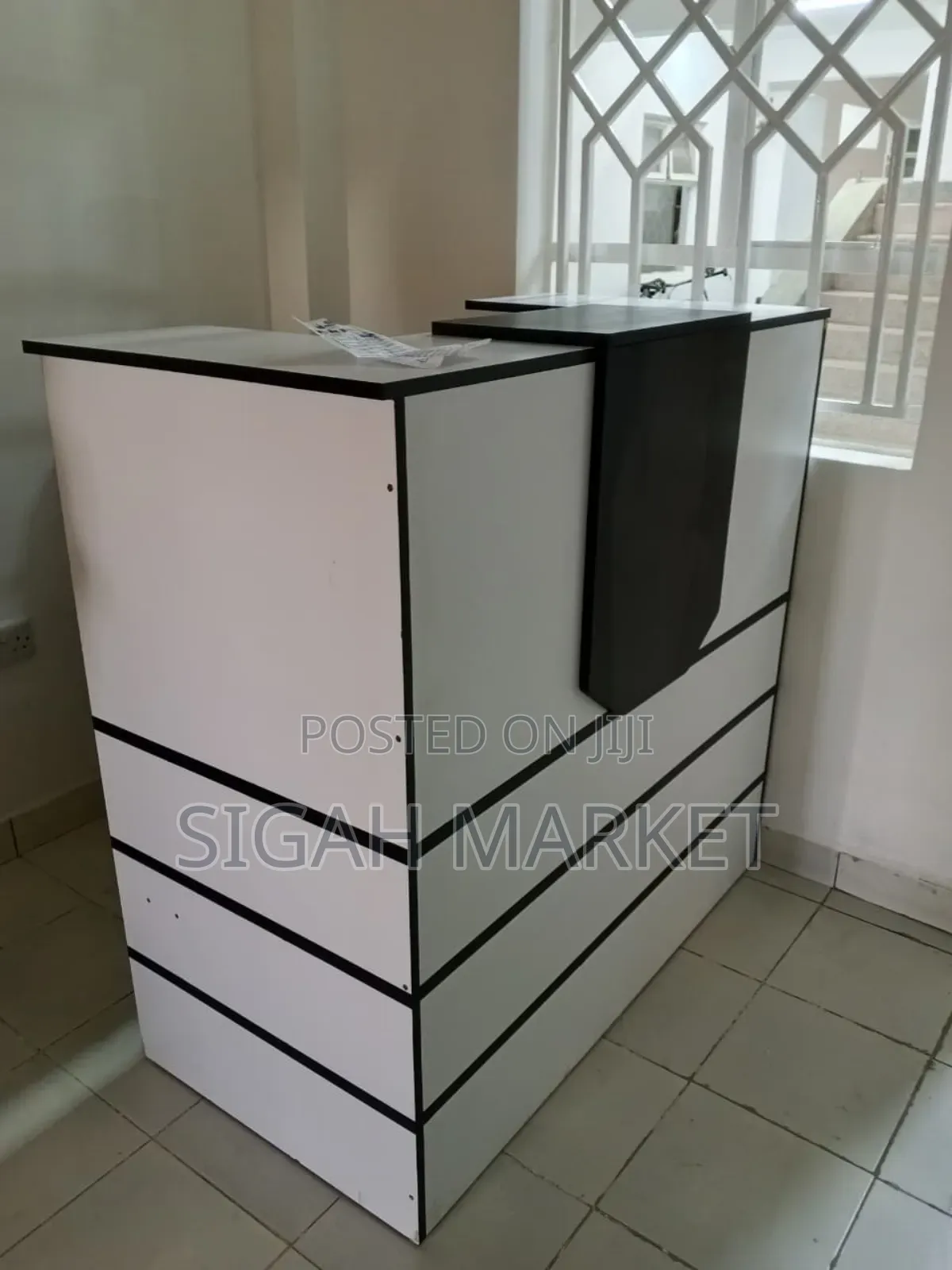 New Morden Reception Office Desk Available